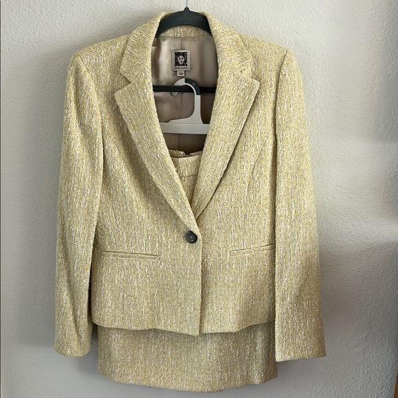 Anne Klein 2 Piece skirt Suit - Picture 3 of 12